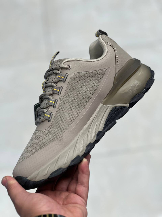 Skechers Max Protect made in Vietnam