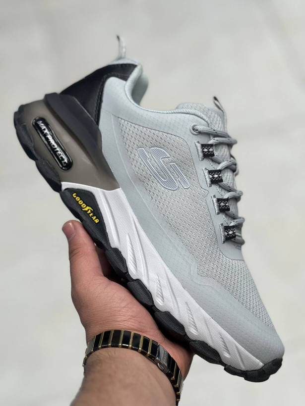 Skechers Max Protect made in Vietnam