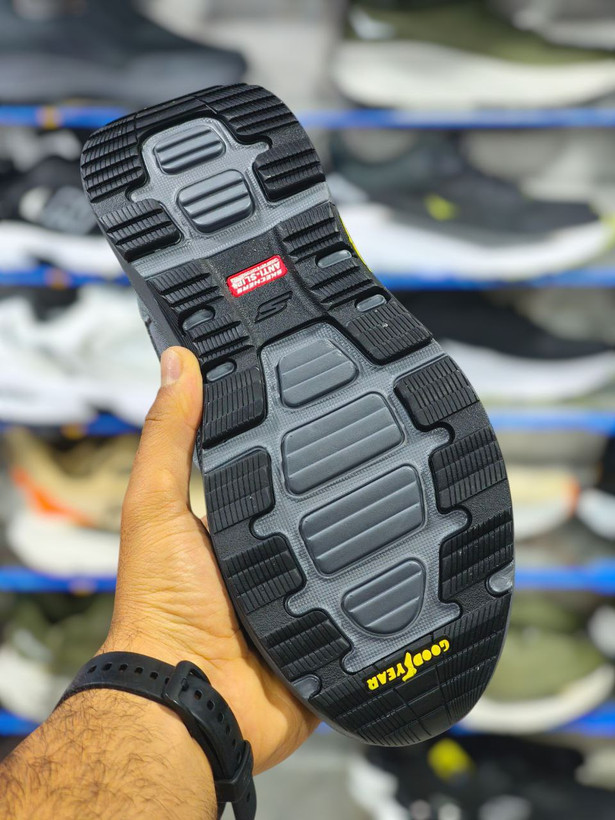 SKECHERS GOWALK 5 MADE IN VIETNAM