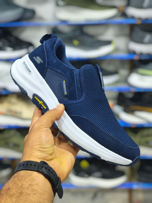 SKECHERS GOWALK 5 MADE IN VIETNAM