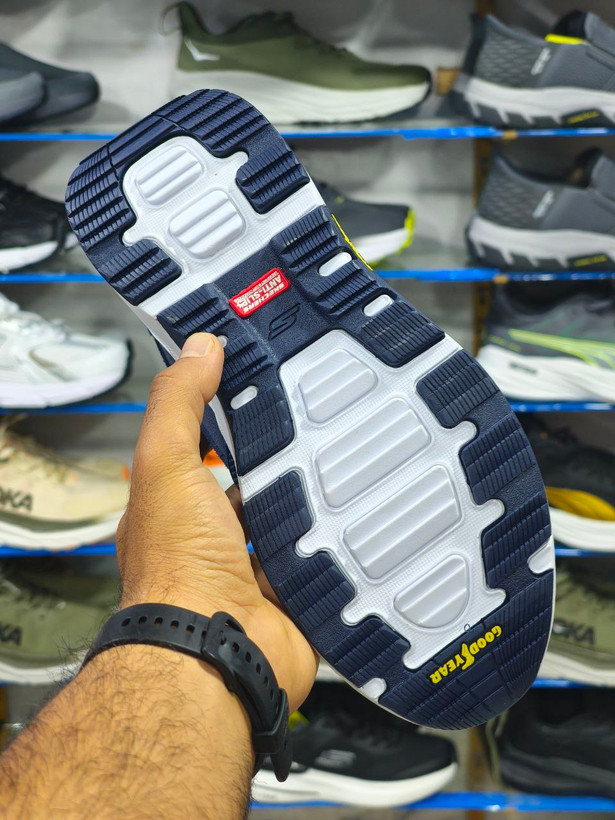SKECHERS GOWALK 5 MADE IN VIETNAM