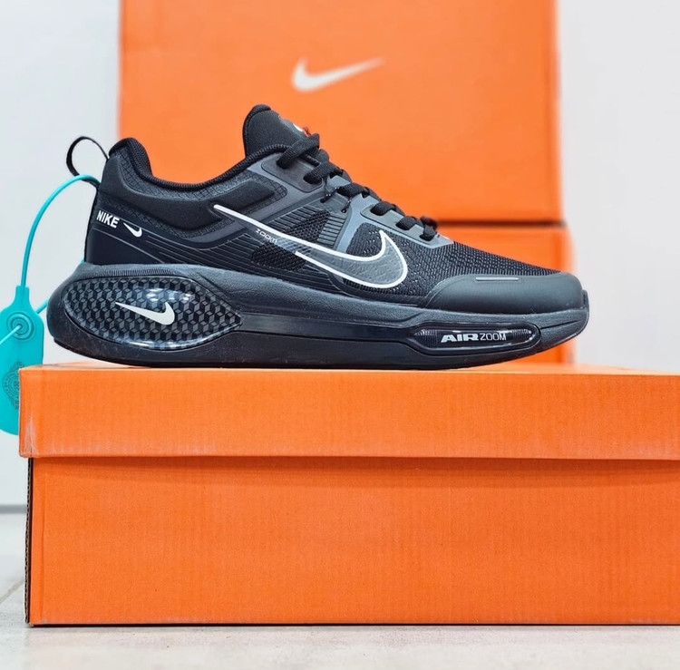 NIKE AIR ZOOM MADE IN VIETNAM
