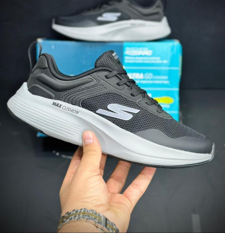 Skechers Max Cushioning Elite Made In Vietnam