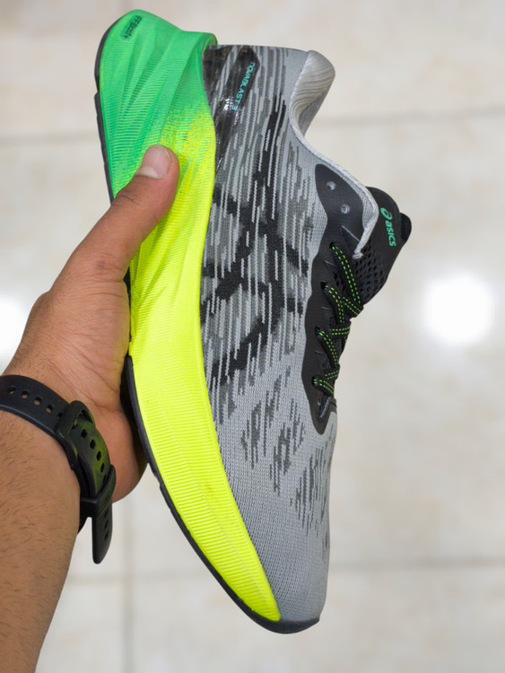 asics novablast 3 made in Vietnam