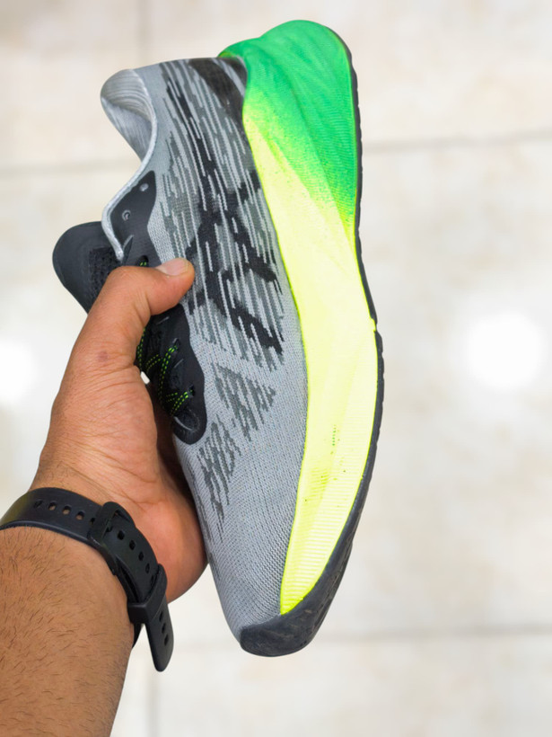 asics novablast 3 made in Vietnam