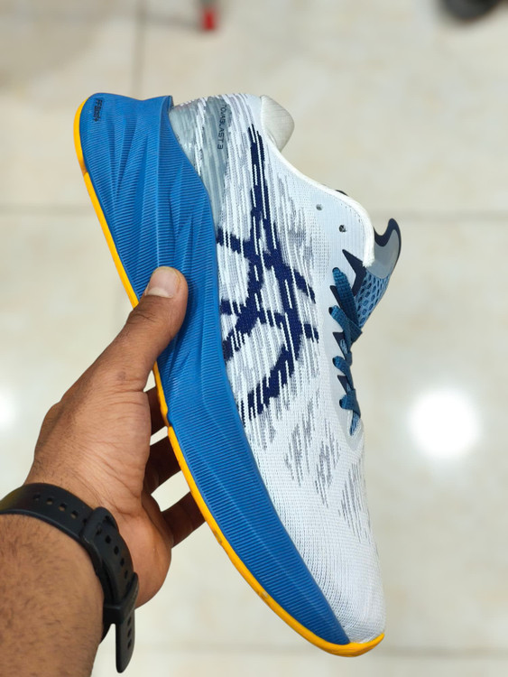 asics novablast 3 made in Vietnam