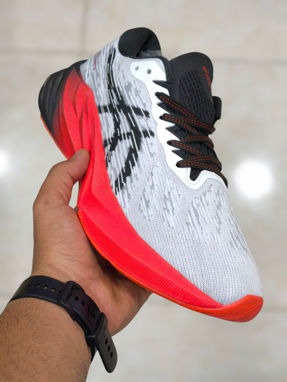 asics novablast 3 made in Vietnam