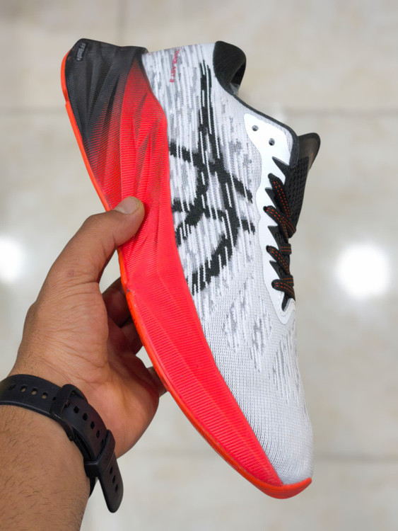 asics novablast 3 made in Vietnam