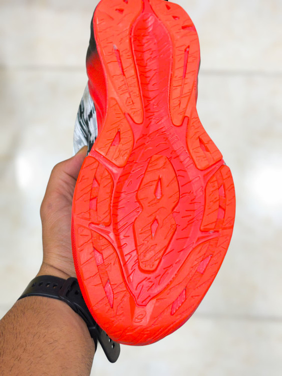 asics novablast 3 made in Vietnam