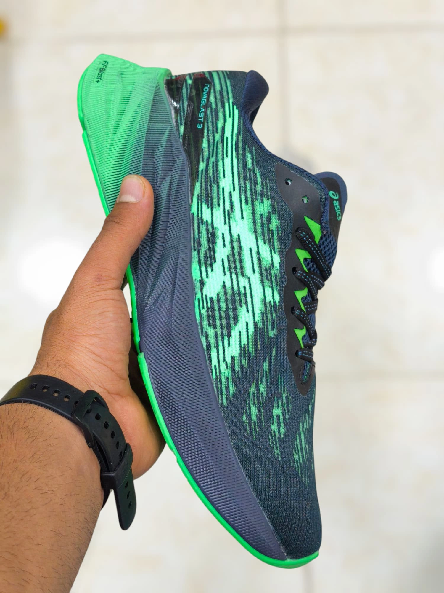 asics novablast 3 made in Vietnam