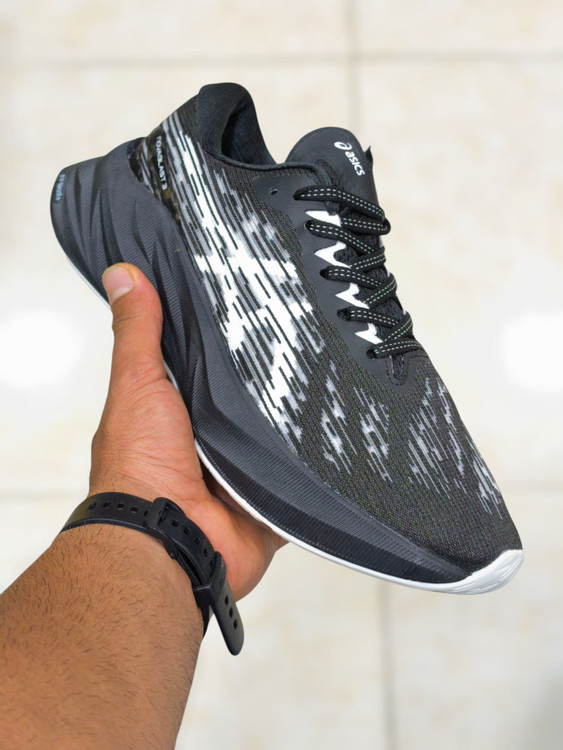 asics novablast 3 made in Vietnam