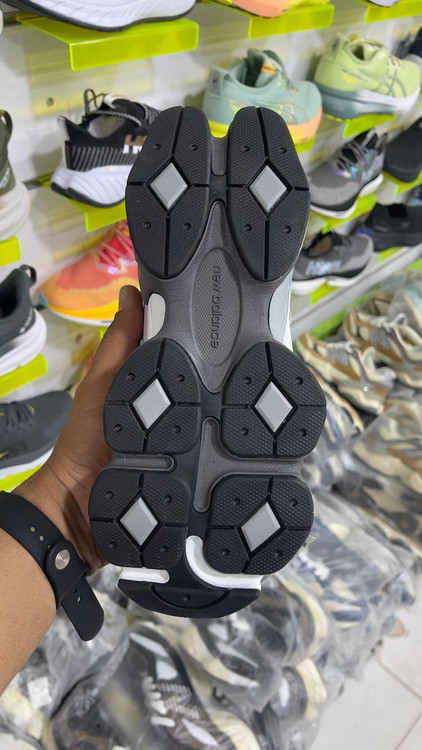 new balance 9060 made in Vietnam