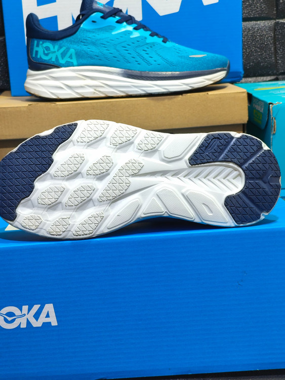 HOKA Clifton 9 Men's – Big Sale on Lightweight Performance