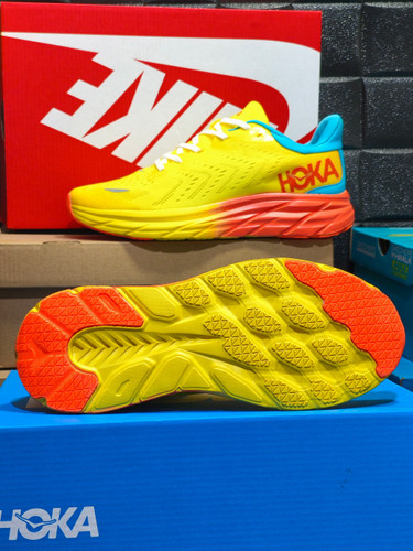 HOKA Clifton 9 Men's – Big Sale on Lightweight Performance