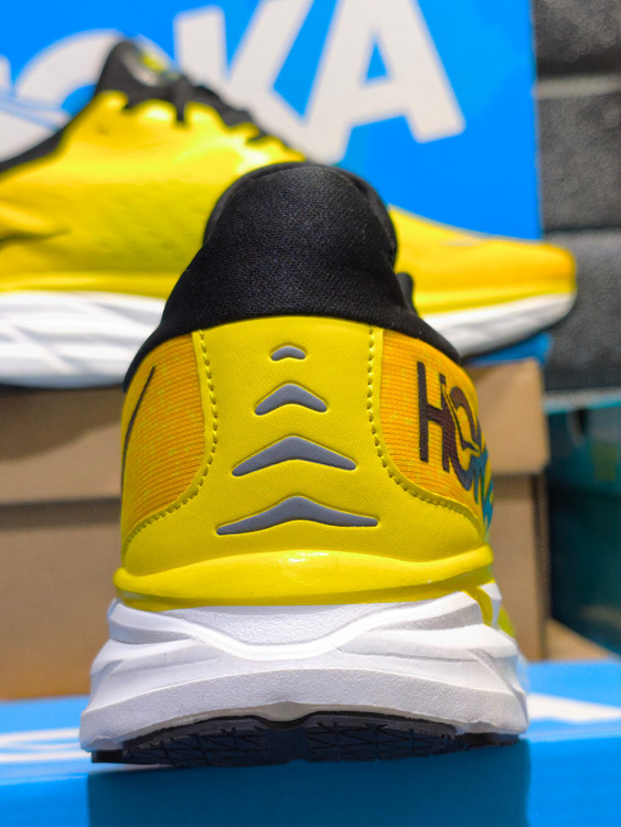 HOKA Clifton 9 Men's – Big Sale on Lightweight Performance