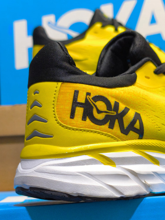 HOKA Clifton 9 Men's – Big Sale on Lightweight Performance