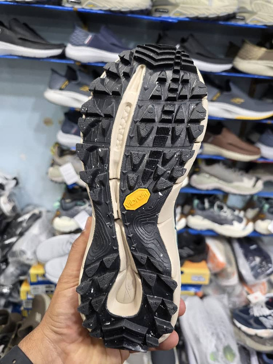 Reebok Zig Kinetica 2 Made In Vietnam