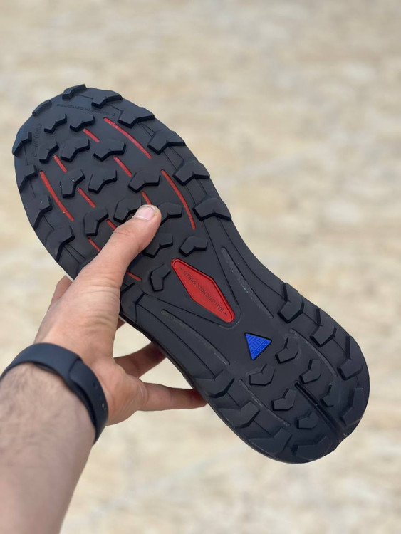 Brooks Cascadia 16 made in Vietnam