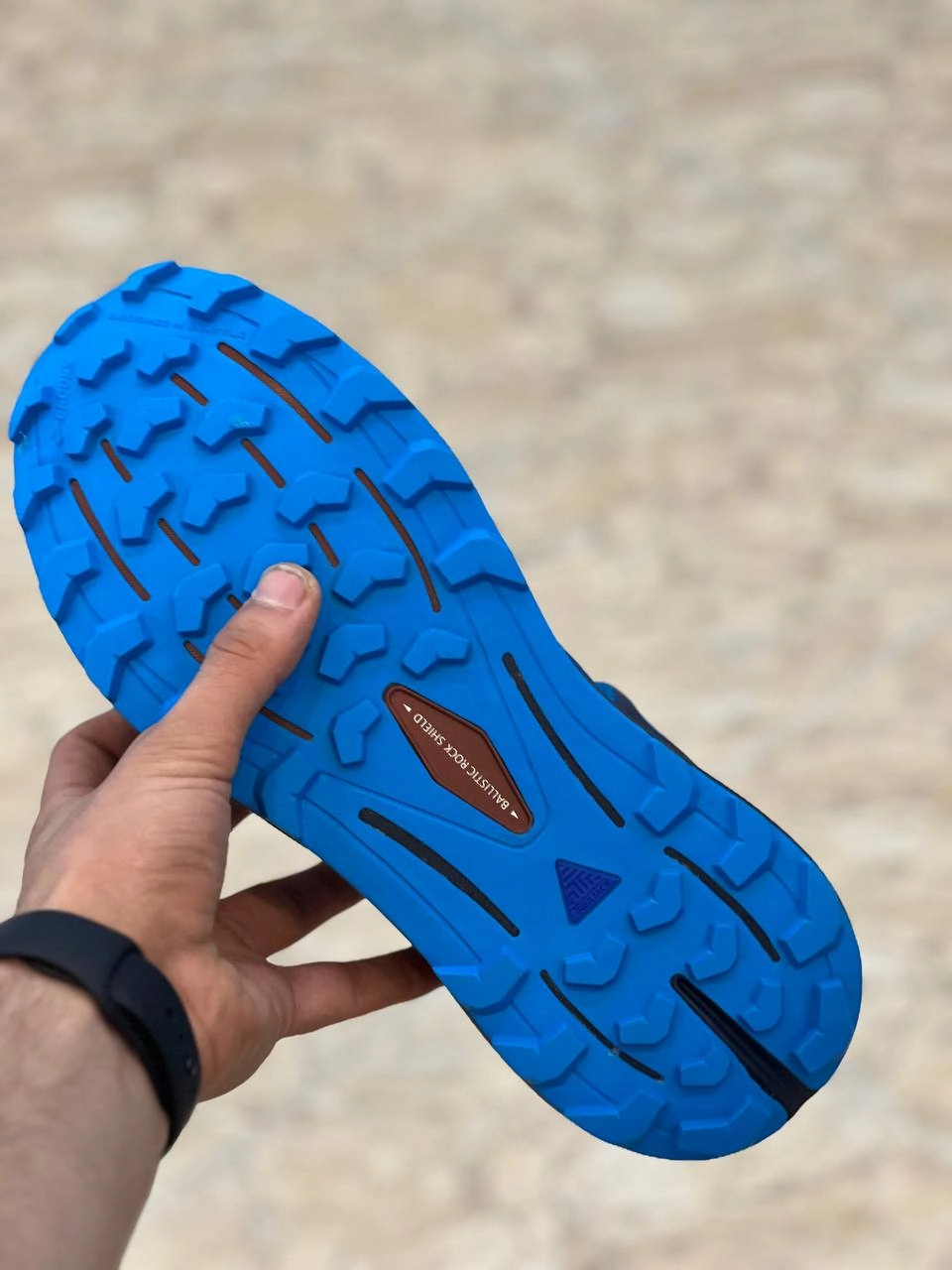 Brooks Cascadia 16 made in Vietnam