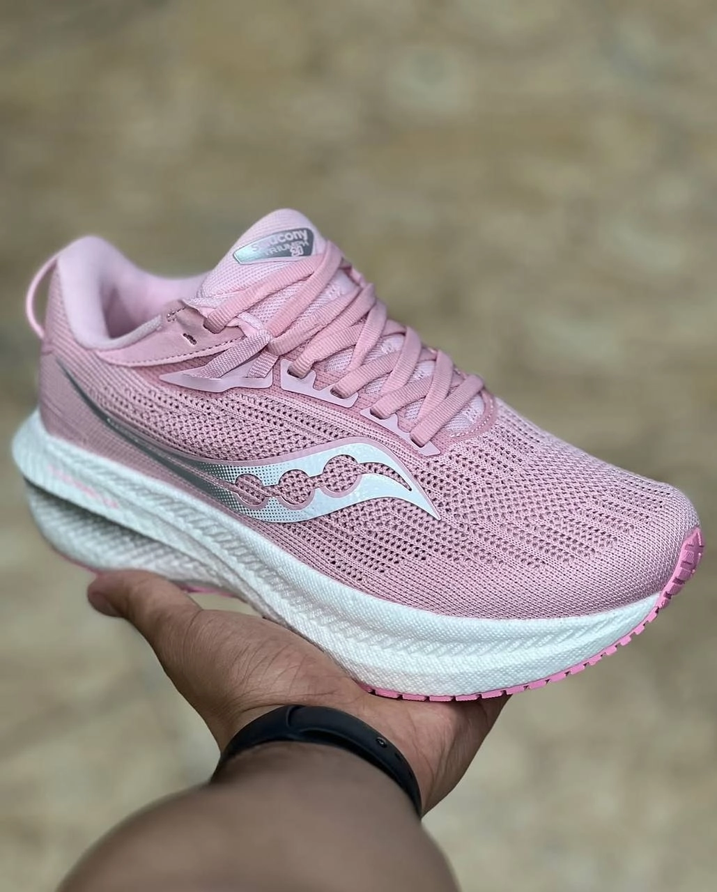 Saucony Triumph 21 made in Vietnam