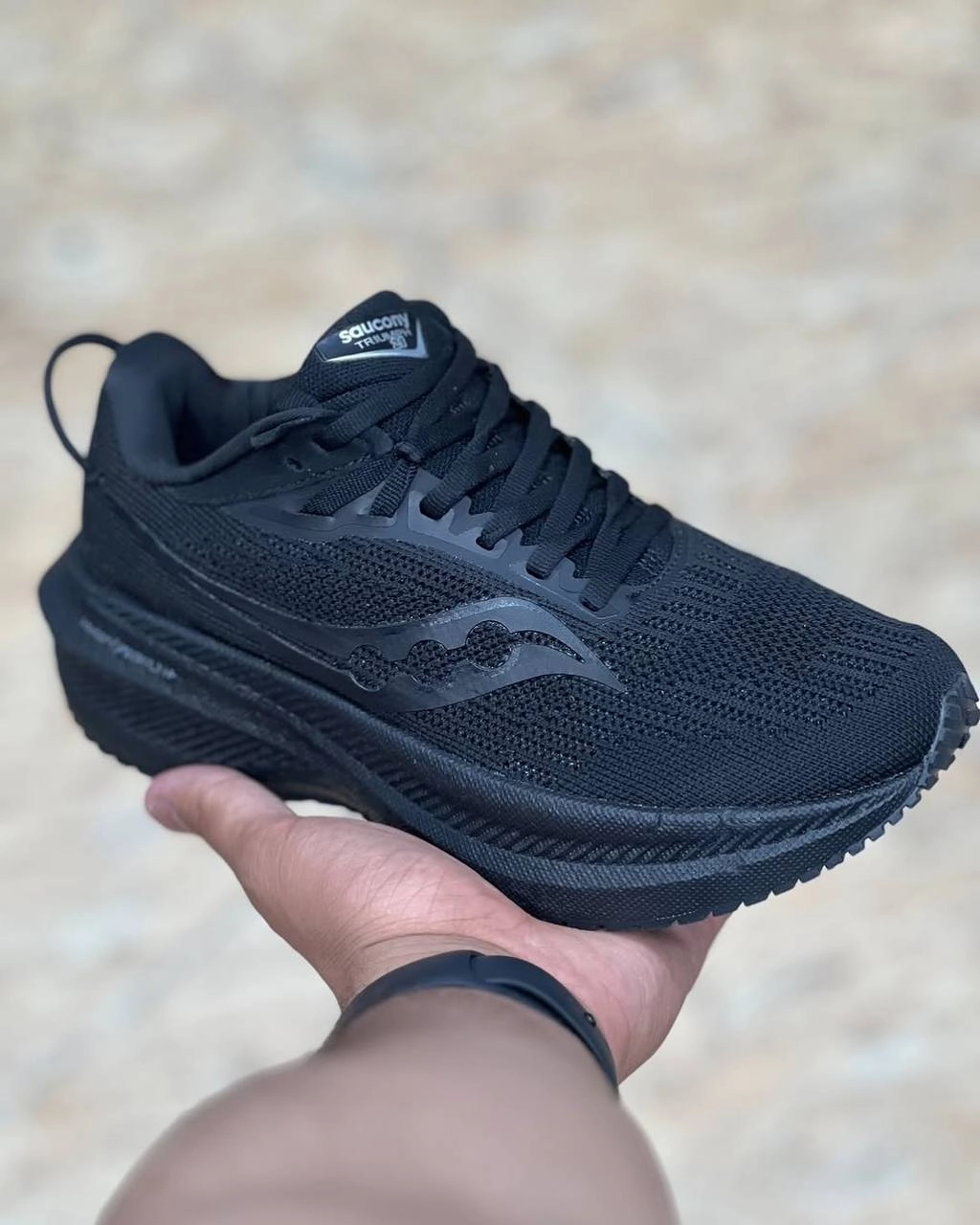 Saucony Triumph 21 made in Vietnam
