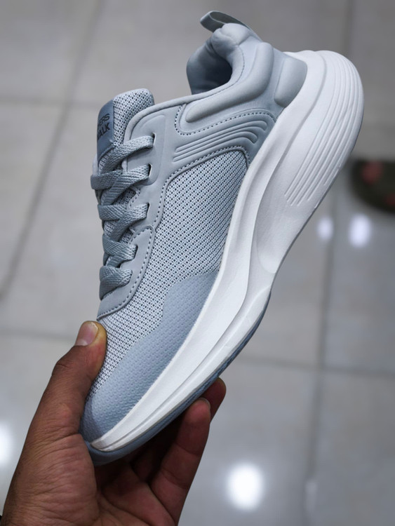 skechers go walk max walker made in Vietnam