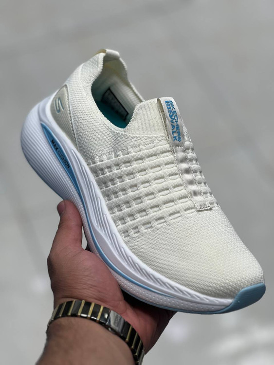 Skechers Max Cushioning made in Vietnam