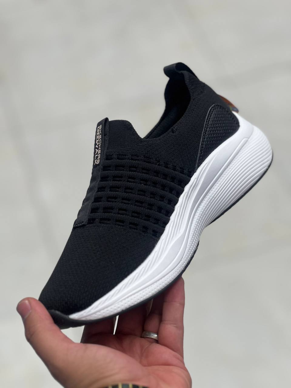 Skechers Max Cushioning made in Vietnam