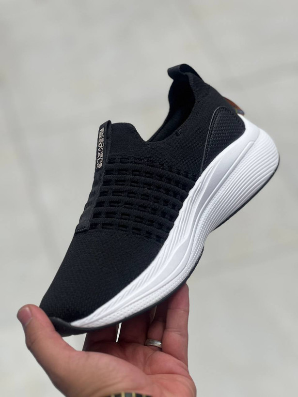 Skechers Max Cushioning made in Vietnam
