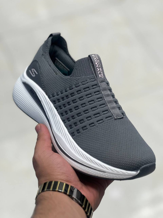 Skechers Max Cushioning made in Vietnam