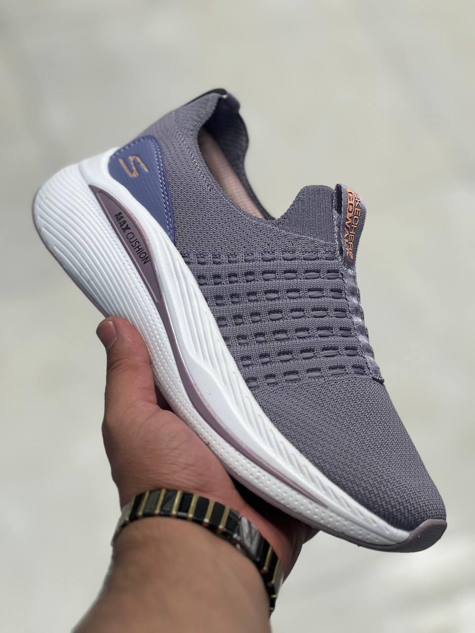 Skechers Max Cushioning made in Vietnam
