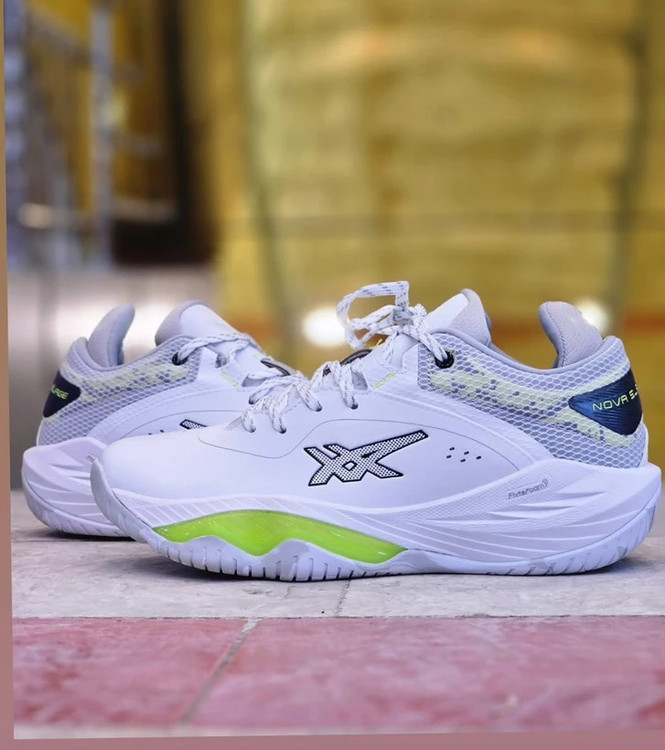 Asics Nova Surge Low made in Vietnam