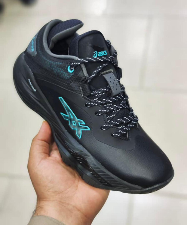 Asics Nova Surge Low made in Vietnam