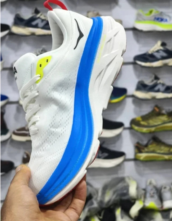 کتونی هوکا باندی 8 - Hoka Bondi 8 ساخت ویتنام - سایز 40 الی 45