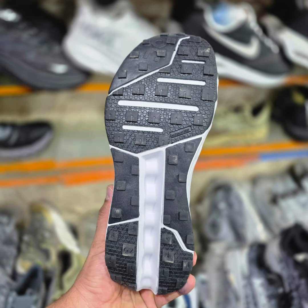 On Running cloudhorizon waterproof made in Vietnam