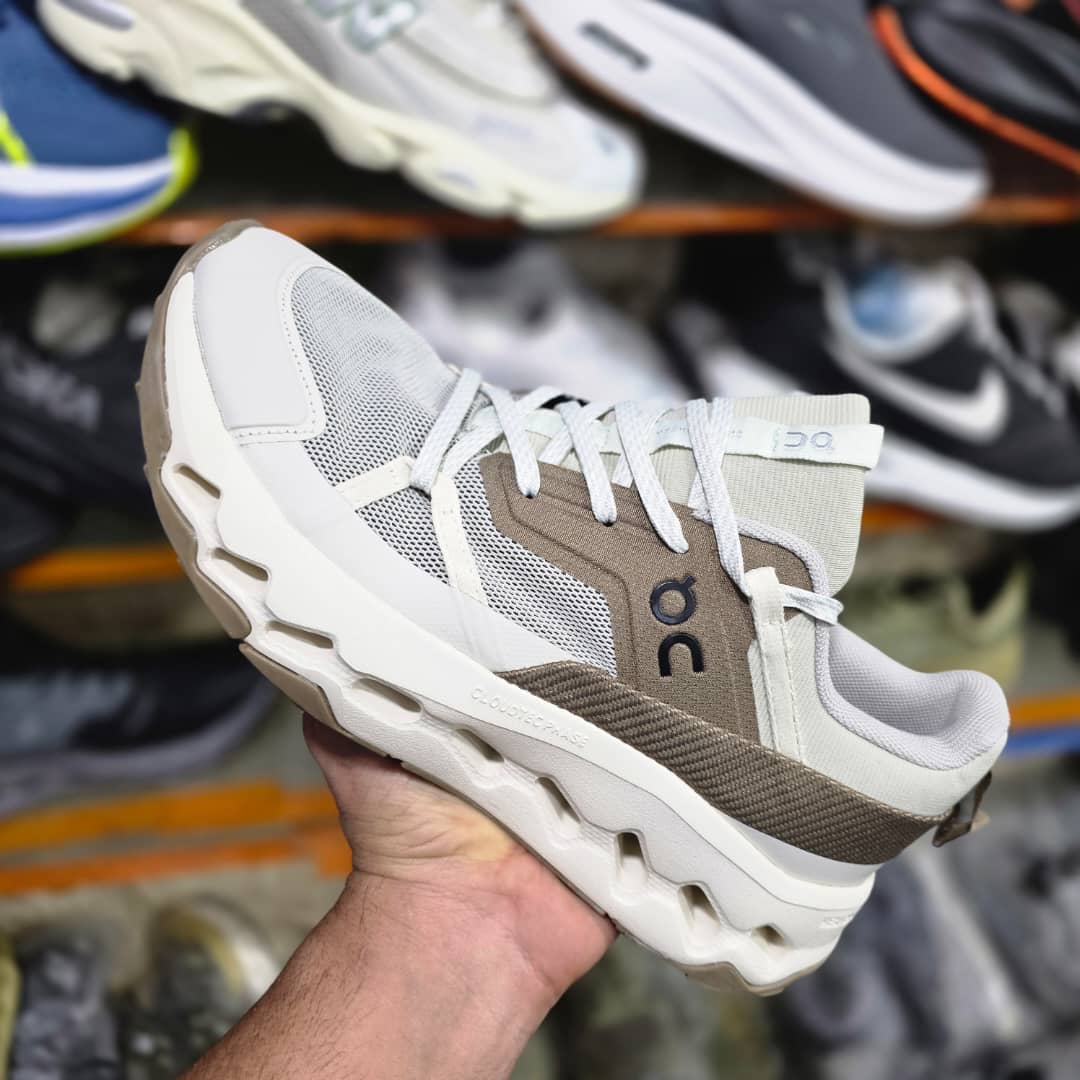 On Running cloudhorizon waterproof made in Vietnam