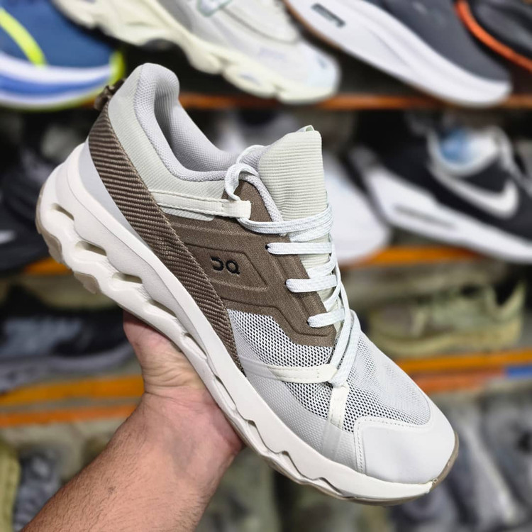 On Running cloudhorizon waterproof made in Vietnam