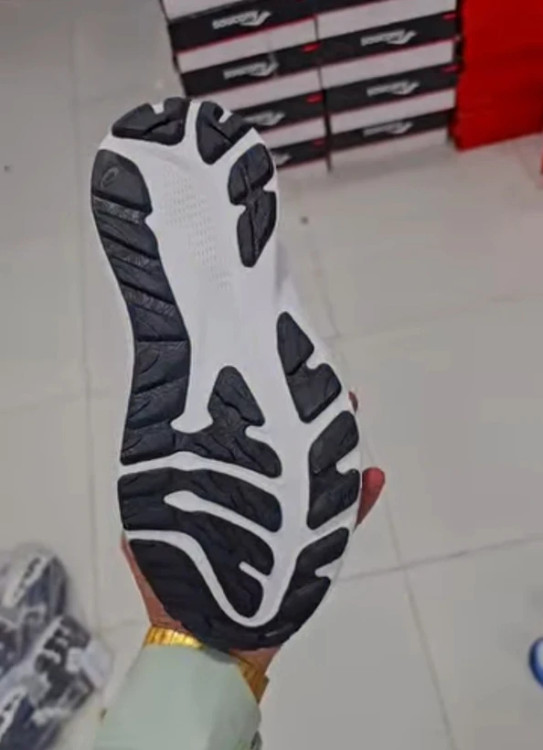 کتونی اسیکس جی تی 2000 - Asics GT-2000 12 ساخت ویتنام - سایز 39 الی 45