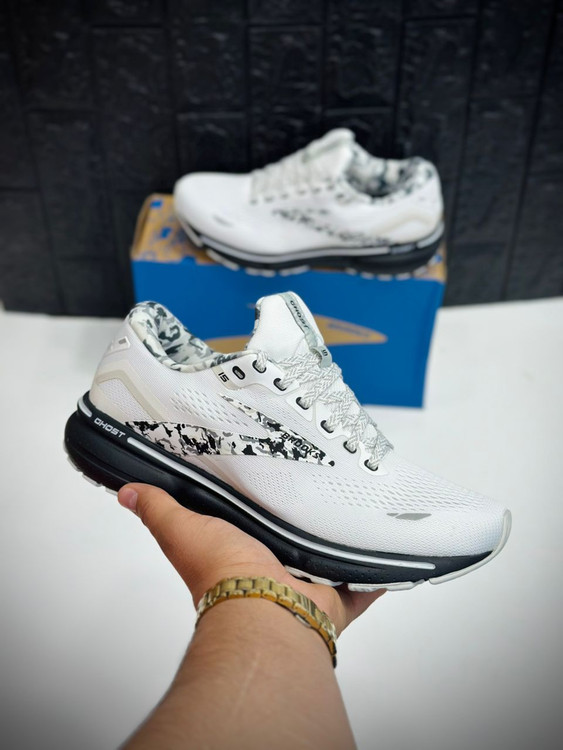 کتونی بروکس مدل Ghost 15 ساخت ویتنام