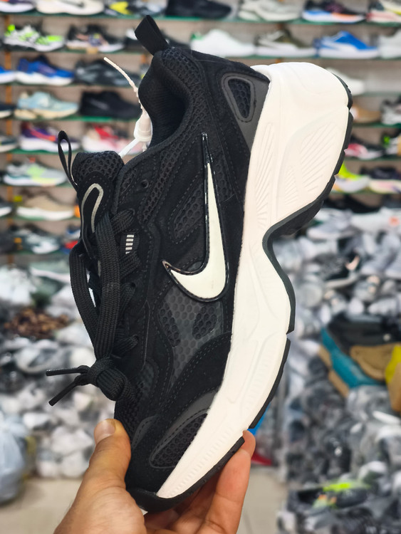 کتونی نایک مدل V5K ساخت چین