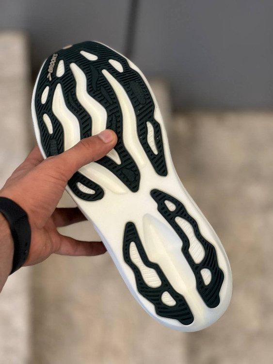 کتونی مردانه بروکس مدل گلیسرین مکس – راحتی بینظیر در هر قدم سایزبندی ۴۰ تا ۴۵