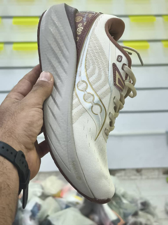 کفش ورزشی ساکونی مدل Triumph 22 سایزبندی 36 تا 45