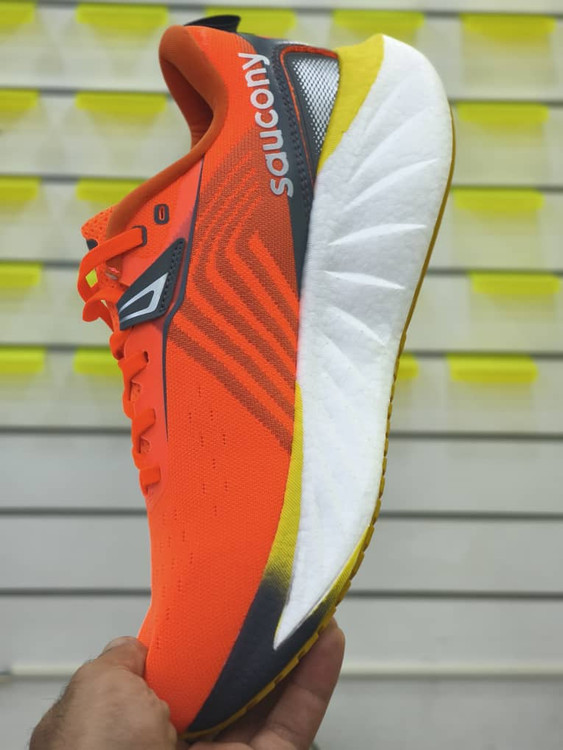 کفش ورزشی ساکونی مدل Triumph 22 سایزبندی 36 تا 45