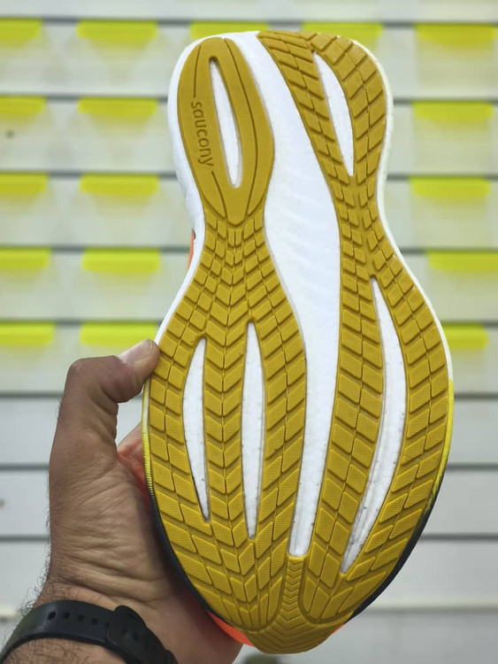 کفش ورزشی ساکونی مدل Triumph 22 سایزبندی 36 تا 45