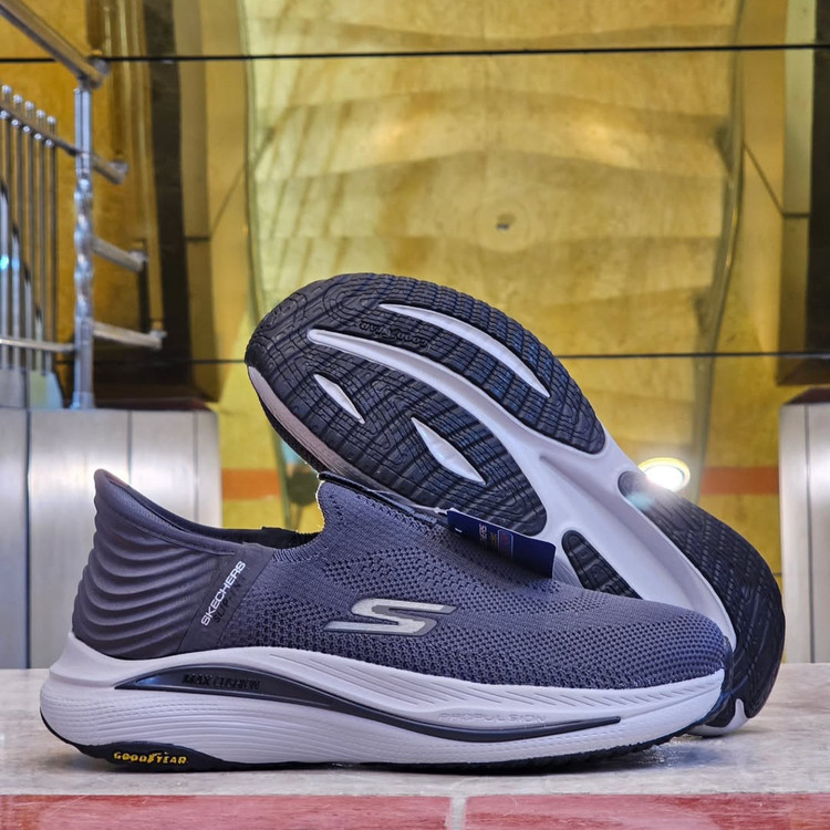 Skechers Max Cushion Slip-Ins