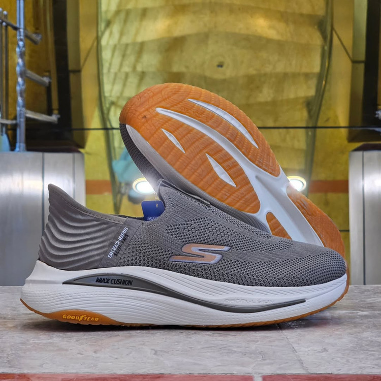 Skechers Max Cushion Slip-Ins