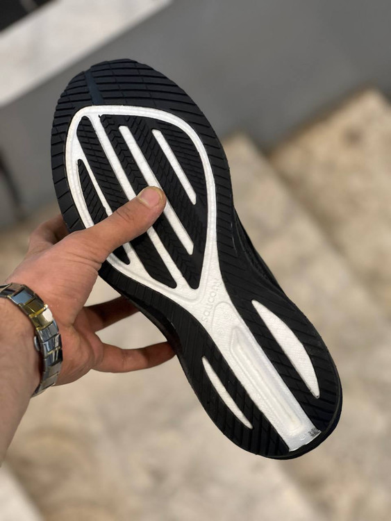 کتونی ساکونی مدل Triumph 21 ساخت ویتنام