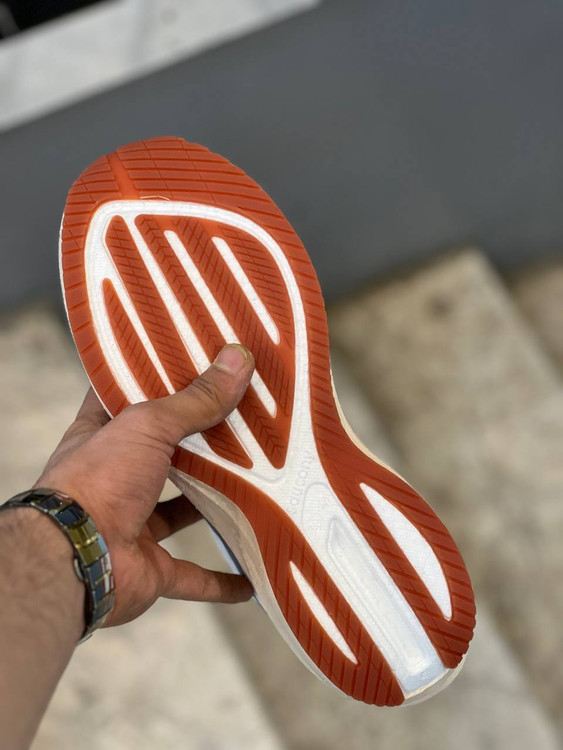 کتونی ساکونی مدل Triumph 21 ساخت ویتنام