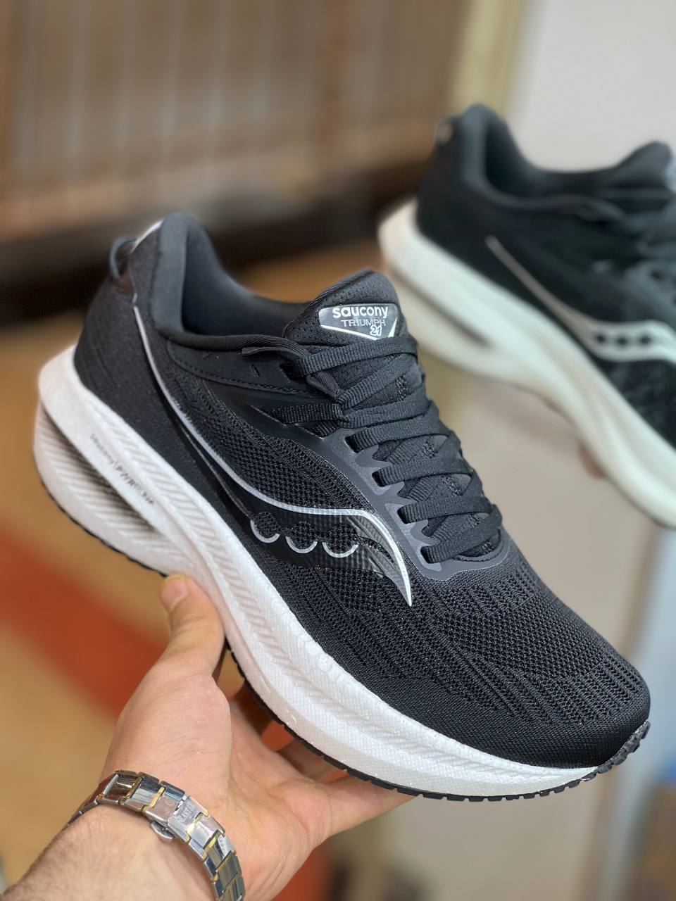 کتونی ساکونی مدل Triumph 21 ساخت ویتنام