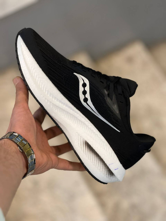 کتونی ساکونی مدل Triumph 21 ساخت ویتنام